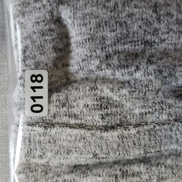 Gibson boatneck top, Color gray, Size M - Picture 10 of 10